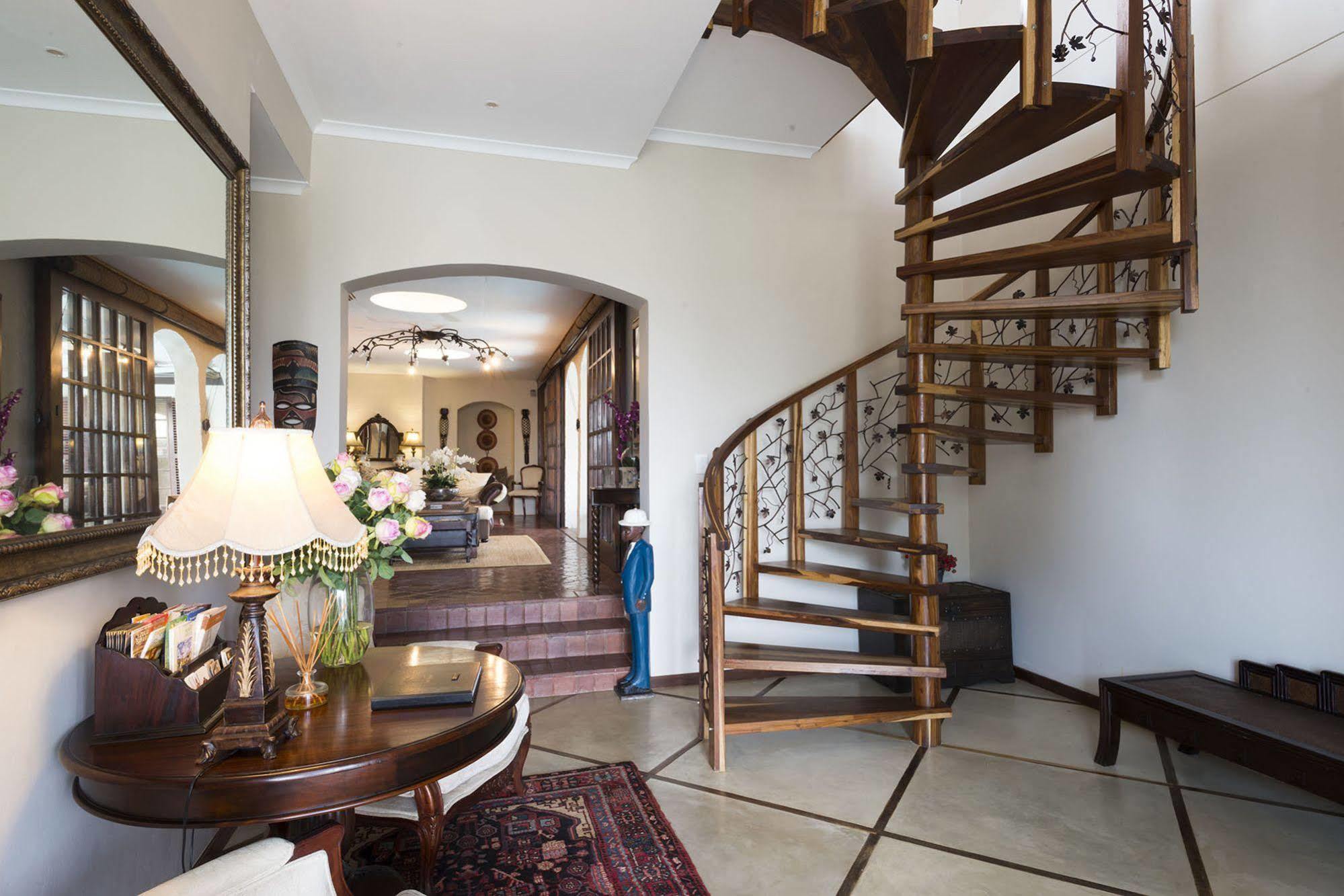 Five Burnham Guest House Дърбан Екстериор снимка