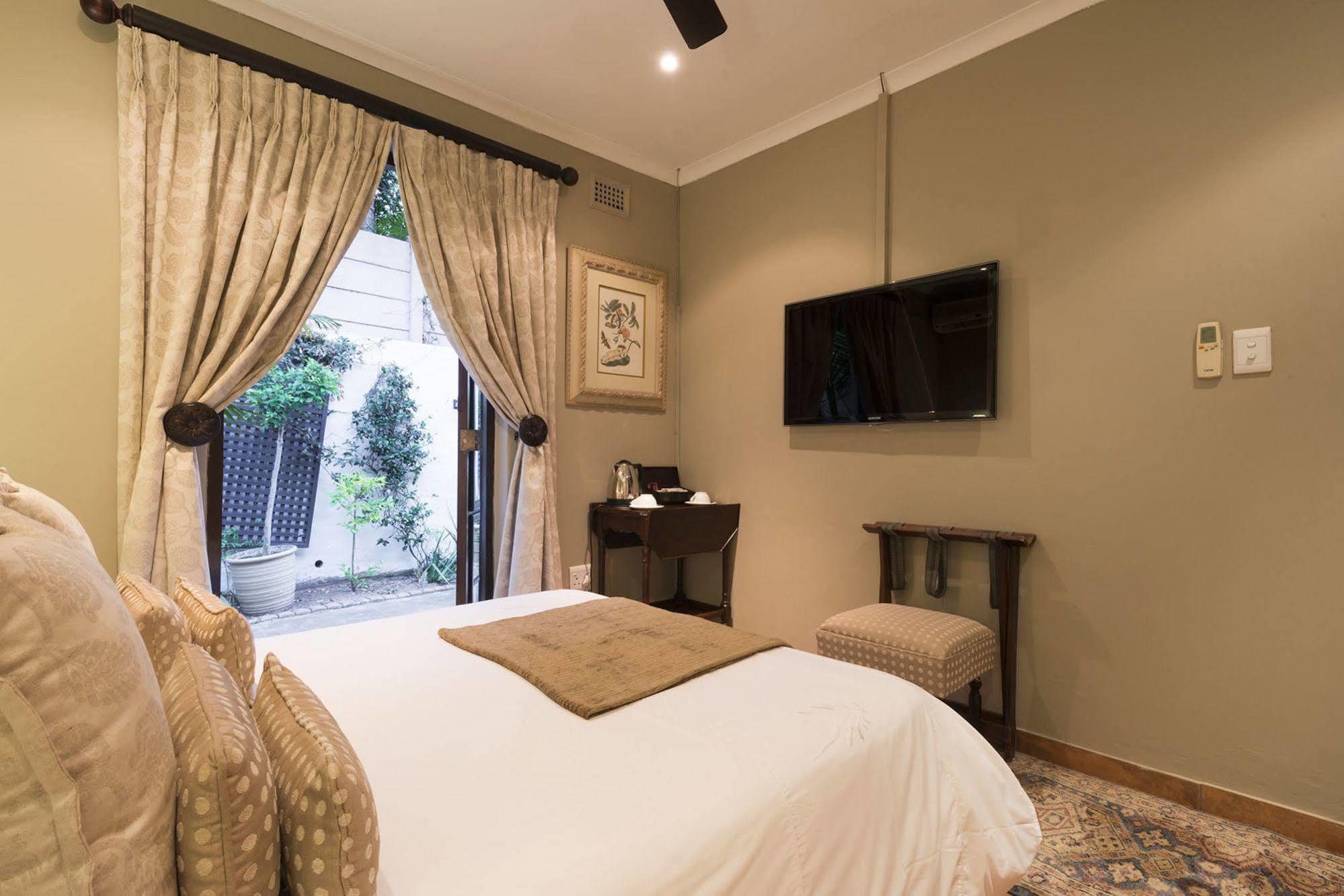 Five Burnham Guest House Дърбан Екстериор снимка